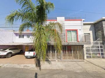 Casa de 4 habitaciones, Guadalajara · Vendo Casa en Remate Bancario Colonia Tetlan Cerca del Parque Jardines del Nilo Guadalajara