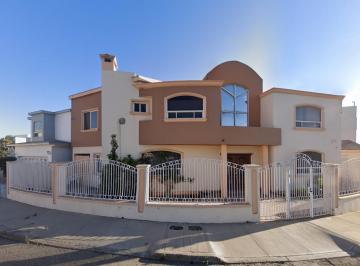 Casa de 4 habitaciones, Ensenada · Casa con 4 Recámaras en Venta, 390 m² Superficie de Terreno, Loma Dorada