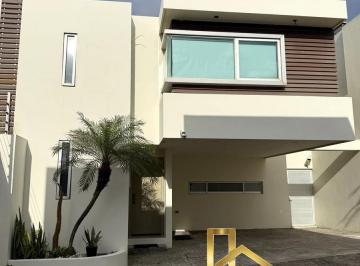 Casa · 147m² · Casa en Petrolera