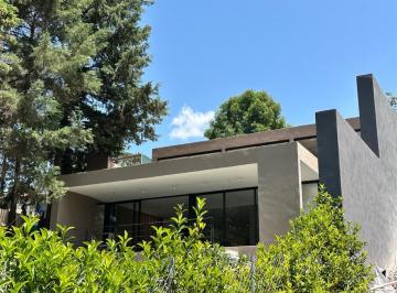 Casa · 350m² · 4 Recámaras · Casa - Avándaro