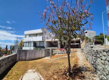 Terreno / Lote · 232m² · 3 Estacionamientos · Propiedad en Esquina en Renta en Teziutlán Sur, Col. La Paz, Puebla
