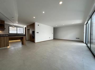 Casa · 238m² · 2 Estacionamientos · Casa en Venta en Lomas de Angelópolis III