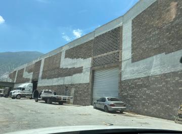 Bodega comercial · 1392m² · 5 Estacionamientos · Bodega Industrial