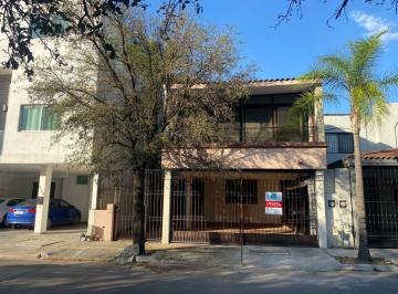 Casa de 3 habitaciones, Monterrey · Casa en Venta en Bosques de Las Cumbres con Terraza y Paneles Solares