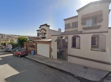 Casa en Venta de 3 habitaciones  · Venta de Casa en Dolonia Villa Residencial del Prado I Ensenada Baja California Norte