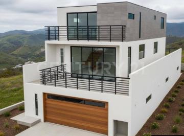 Casa · 200m² · 3 Recámaras · 2 Estacionamientos · Casa en Pre - Venta, Pedregal Playitas, Ensenada, B. C