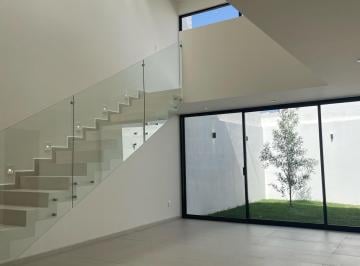 Casa · 228m² · 3 Recámaras · 2 Estacionamientos · Casa en Venta en Privada Tarragona, San Luis Potosí