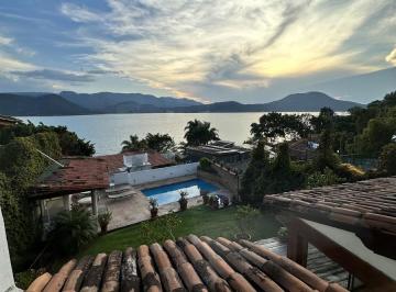 Casa · 300m² · 4 Recámaras · 2 Estacionamientos · Casa en Renta Compartida La Peña Valle de Bravo.