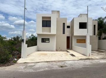 Casa de 3 habitaciones, Conkal · Casa en Venta con Alberca, en Conkal.