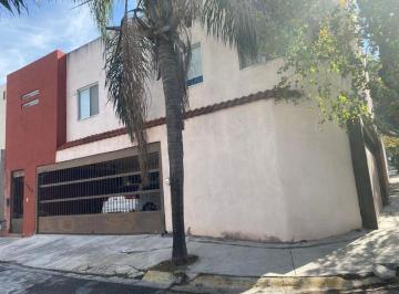 Casa de 4 habitaciones, Guadalupe · Casa en Venta, Bosques del Contry, Guadalupe Nl.