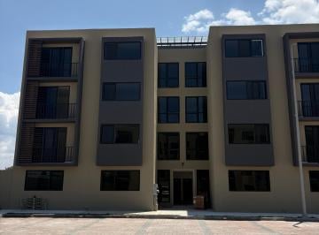 Fachada de la Torre · Departamento Amplio con Alberca y Privacidad Total en Villas La Joya