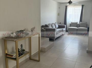 Casa · 110m² · 3 Recámaras · 1 Estacionamiento · Casa en Renta en Santa Catarina