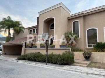Casa · 528m² · 4 Recámaras · 3 Estacionamientos · Casa en Bosquencinos, Zona Sur Monterrey - (4)