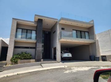 Casa de 3 habitaciones, Santiago · Espectacular Casa en Venta con Alberca! Bosques de Las Misiones.