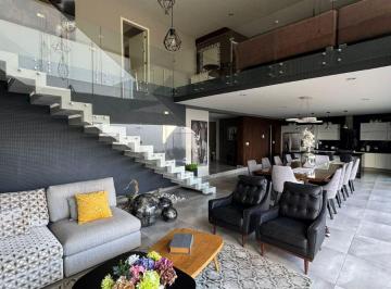 Casa en condominio de 3 habitaciones, San Andrés Cholula · Casa en Venta con Doble Altura y Amplio Jardín en Lomas de Angelópolis I