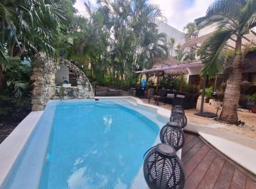 Casa de 3 habitaciones, Solidaridad · Casa en Playacar a Solo Pasos del Acceso a Mar, Ubicacion Privilegiada Zona Hotelera