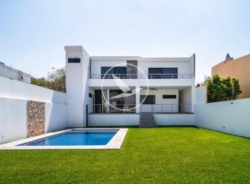 Casa de 4 habitaciones, Emiliano Zapata · Casa Moderna con Alberca, Jardín y Terraza Al Sur de Cuernavaca