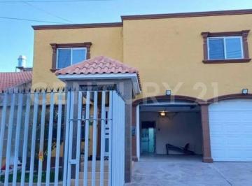 Casa · 346m² · 3 Recámaras · 2 Estacionamientos · Casa en Venta en Residencial Bahias, Chih.