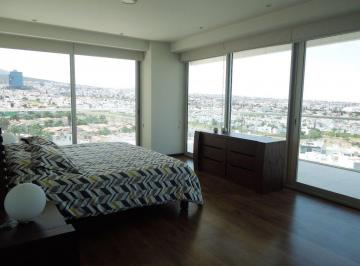 Departamento · 215m² · 3 Recámaras · 2 Estacionamientos · Departamento Totalmente Amueblado y Equipado, Central Park, Querétaro