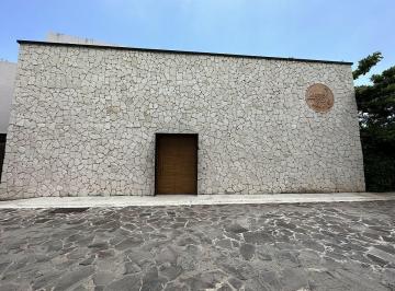 Casa en condominio · 374m² · 3 Recámaras · 2 Estacionamientos · Casa en Venta en Privada Nuukan Cholul, de Entrega Inmediata