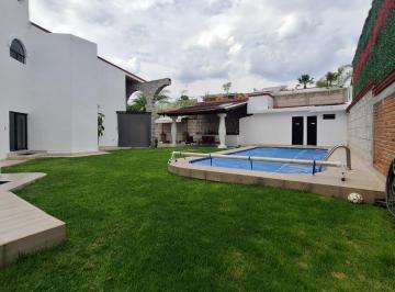 Casa · 538m² · 4 Recámaras · 5 Estacionamientos · Casa en Fraccionamiento Villas del Mesón
