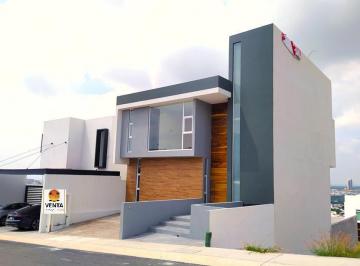 Casa · 408m² · 3 Recámaras · 2 Estacionamientos · Casa en Venta en Lomas de Juriquilla
