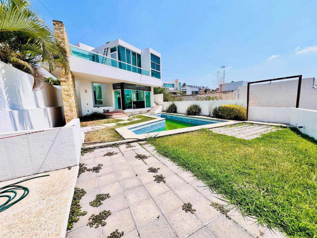 House for Renovation with Private Pool in Corinto Residential Area in Burgos Bugambilia