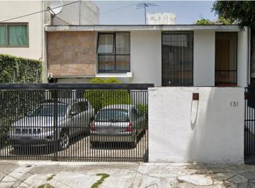 Casa de 5 habitaciones, Naucalpan de Juárez · Casa con 240 m² Superficie de Terreno, 5 Dorm. en Venta en Colón Echegaray
