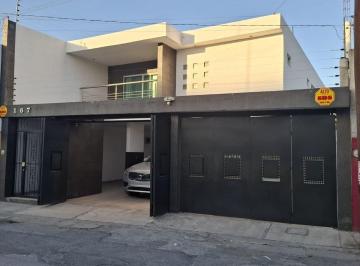 Casa de 4 habitaciones, San Luis Potosí · Hermosa Casa de 4 Recamaras en Venta o Renta en San Juan de Guadalupe