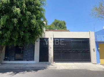 Casa de 5 habitaciones, Zapopan · Casa Amueblada en Renta Villa Universitaria