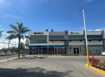 Local comercial · 190m² · 4 Estacionamientos · Local en Renta Plaza Comercial Multiplaza