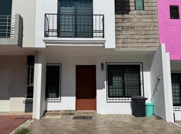 Casa de 4 habitaciones, Zapopan · Casa en Renta en Valdepeñas