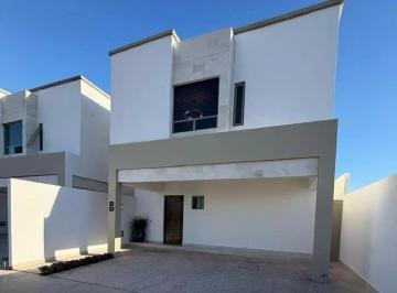 1 · Casa en Venta en Los Viñedos, Torreón: 3 Recámaras y Amenidades