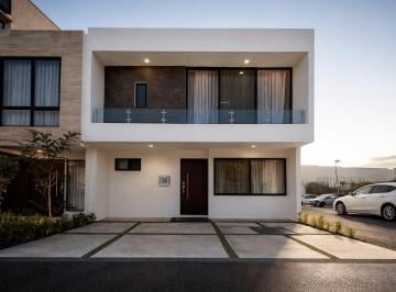 Casa de 3 habitaciones, El Marqués · Casa en Venta Entre El Refugio y Zibatá, 3 Recámaras, Jardín, Alberca, Linda!