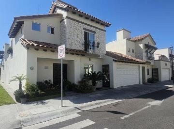 7c18330283ba04bb6fcdad90c8c6b19c016ae301f5b277cb7b5914b177608ef4 · Casa en Venta en Livenza, La Vista, Querétaro
