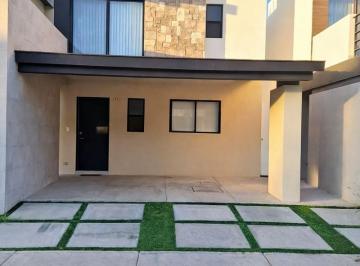 Casa · 132m² · 3 Recámaras · 2 Estacionamientos · Casa en Fraccionamiento El Secreto