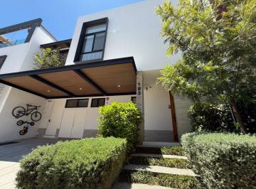 Casa en condominio de 4 habitaciones, Zapopan · Casa en Venta, Los Castaños