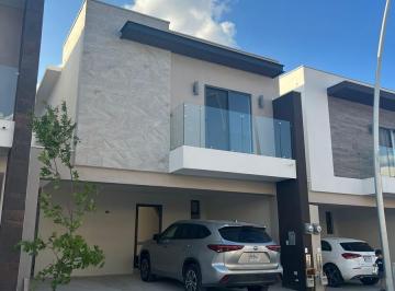 Casa · 220m² · 3 Recámaras · 4 Estacionamientos · Casa en Renta en Altavia Residencial Garcia N. L.