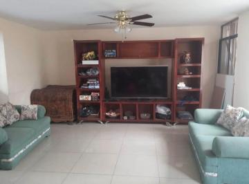 Casa de 4 habitaciones, Celaya · Renta de Casa en Arboledas