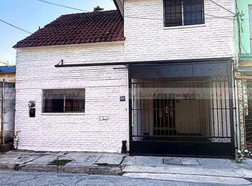 Casa · 213m² · 3 Recámaras · 1 Estacionamiento · Casa en Venta en Valle de Chapultepec