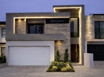Casa · 320m² · 3 Recámaras · 4 Estacionamientos · Casa en Venta en Bosque Real