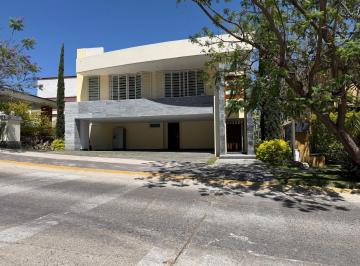Casa en Venta de 4 habitaciones El Palomar · Casa en Venta en El Palomar Segunda Sección Cerca de "El Cielo"