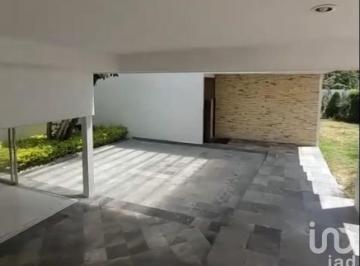 Casa · 550m² · 4 Recámaras · 3 Estacionamientos · Casa en Venta en Lomas de Angelópolis I, San Andrés Cholula, Puebla, México