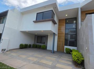 Casa · 200m² · 3 Recámaras · 2 Estacionamientos · Venta Casa en San Angel 2, Estudio/recamara con Baño Completo Planta Baja en Ciudad San Luis Potosi