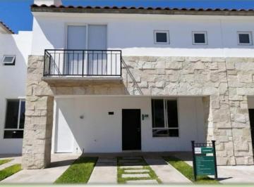 Casa de 3 habitaciones, Torreón · ¡Oportunidad! Los Almendros Torreón: Circuito Privado, Alta Plusvalía y Gran Ahorro Bajo de Mercado.