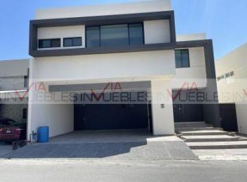 Casa · 538m² · 4 Recámaras · Casa en Renta en Carolco