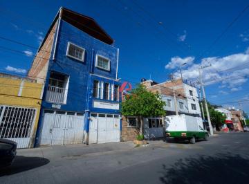 Casa de 6 habitaciones, Guadalajara · Casa en Venta en Colonia Lagos de Oriente, Guadalajara