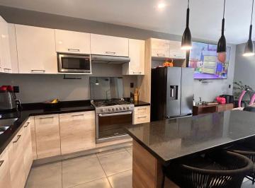Casa de 3 habitaciones, Zapopan · Casa en Venta Cerca de La Primavera!