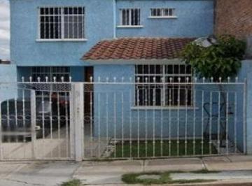 Casa de 3 habitaciones, Aguascalientes · ¡Excelente Oportunidad Deinvertir en Una Casa Col. Lomas del Jerez!