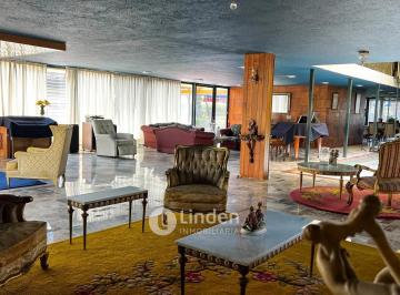 Casa · 948m² · 6 Recámaras · 6 Estacionamientos · Casa en Venta en Boulevard 14 Sur, Zona Jardines de San Manuel, Puebla.